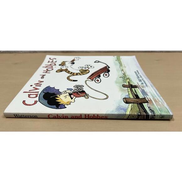 Calvin and Hobbes by Bill Watterson 1987 Andrews McMeel Vintage Comic Book - Picture 4 of 4